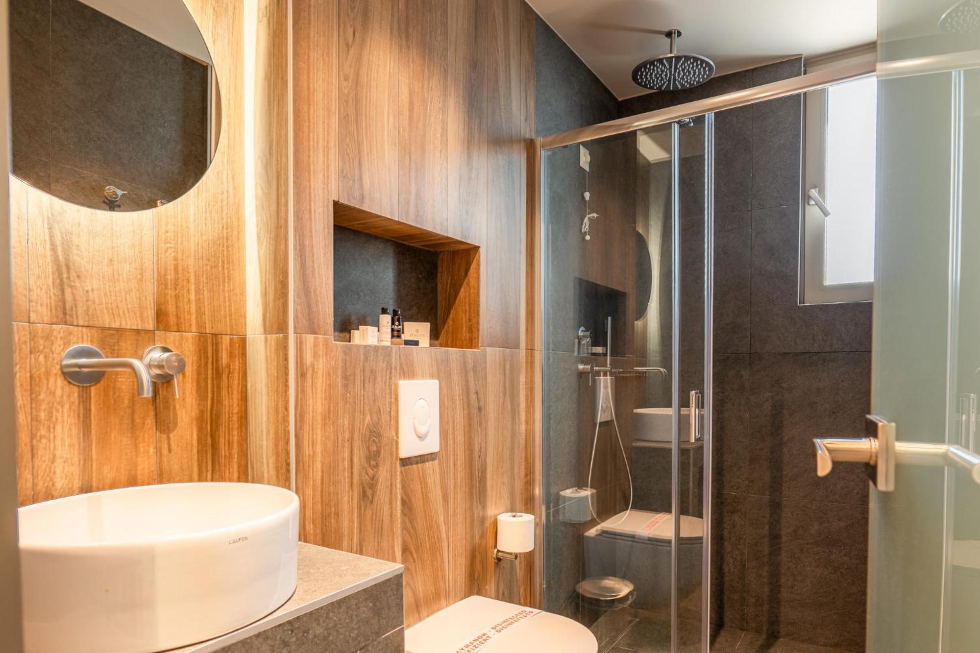 Wellnest Hotel Atenas Exterior foto