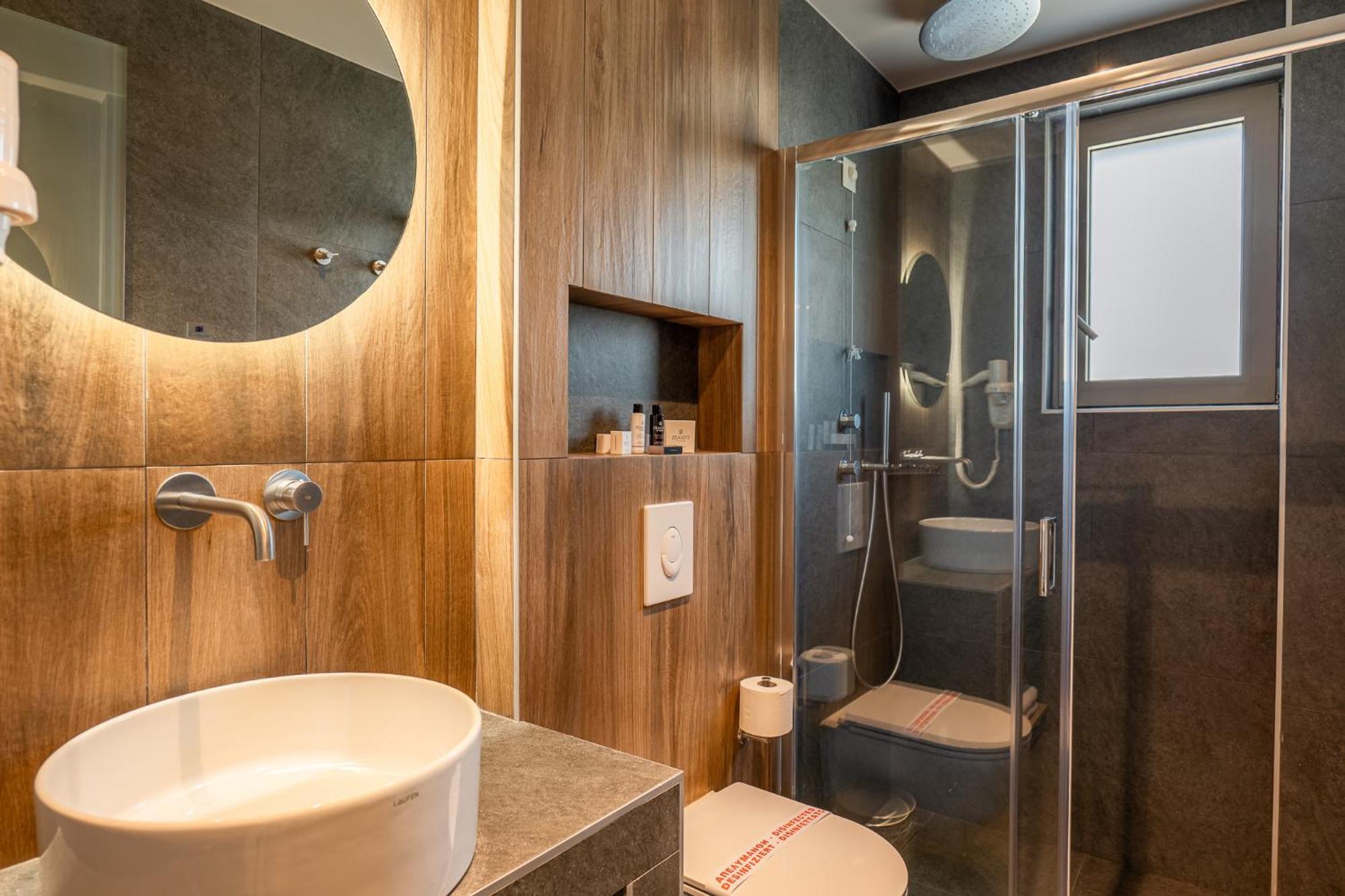 Wellnest Hotel Atenas Exterior foto